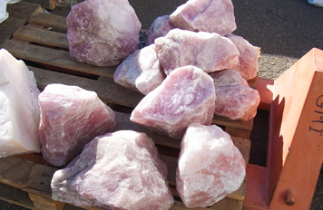 ローズクォーツの原石