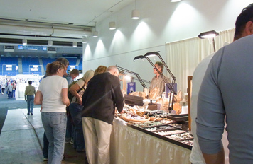 ツーソンミネラルショーのコンベンションセンターの中