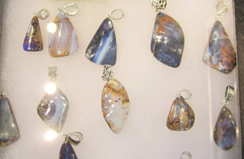 アゲートのネックレス