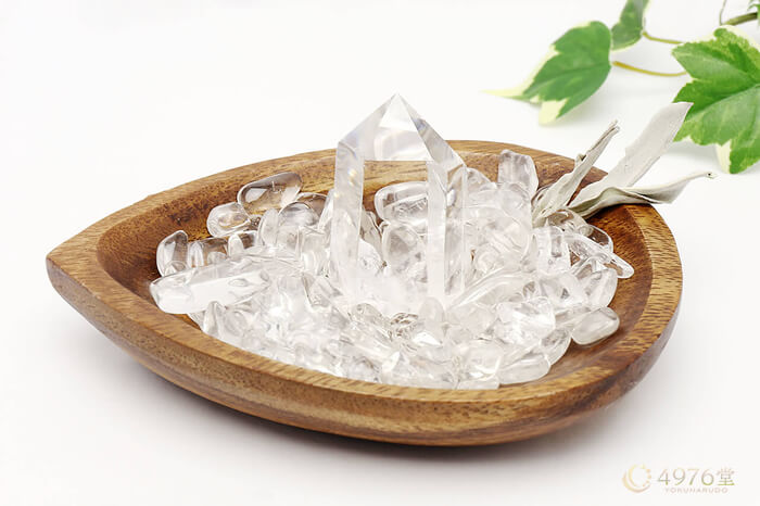 水晶さざれ浄化セット（水晶ポイント、ホワイトセージ、アカシア木製皿・ドロップ）