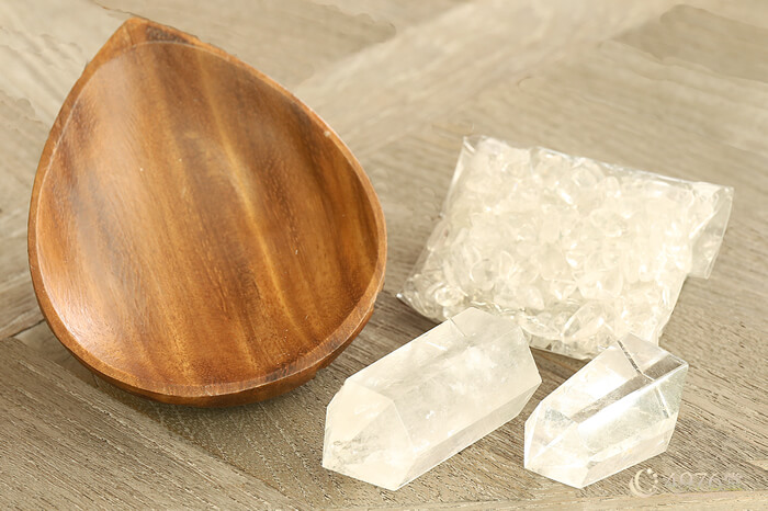水晶さざれ浄化セット（水晶ポイント×2本、アカシア木製皿・ドロップ）