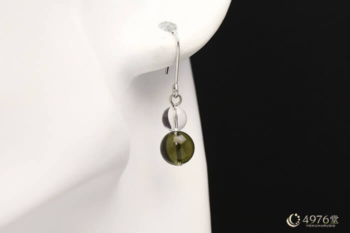 モルダバイト ピアス シンプル8mm