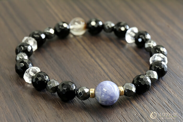 タンザナイト・プラチナルチル・オニキス ブレスレット